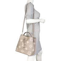 Louis Vuitton NeoNoe MM Monogram Empreinte Giant Bicolour_IMG_2046.jpeg