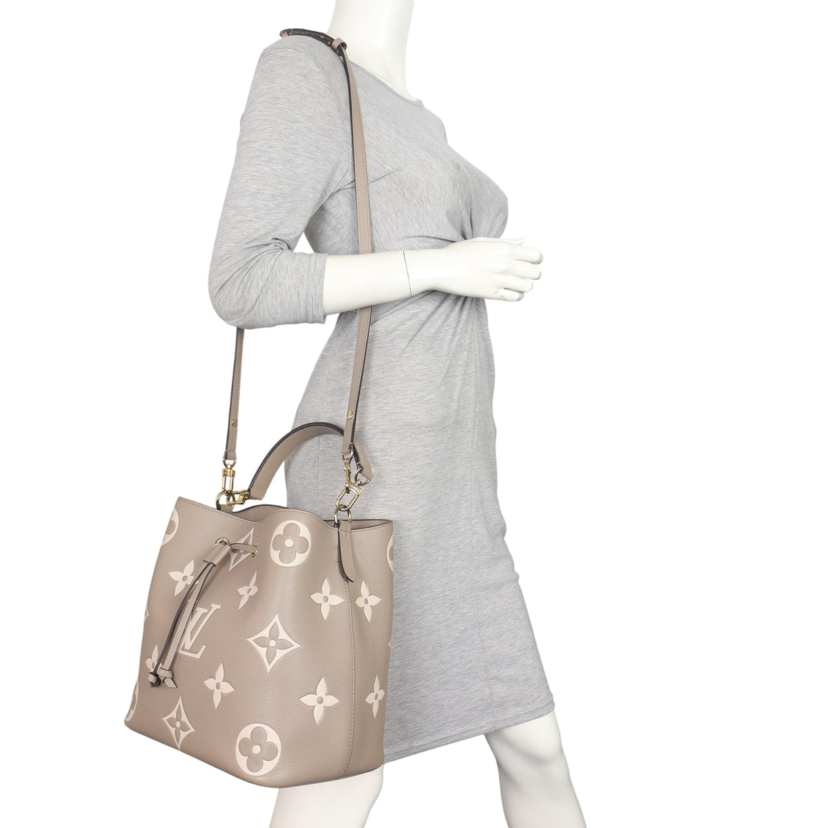Louis Vuitton NeoNoe MM Monogram Empreinte Giant Bicolour_IMG_7197.jpeg