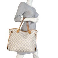 Louis Vuitton Neverfull MM Damier Azur_IMG_3132.jpeg