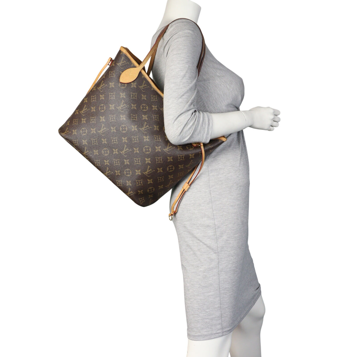 Louis Vuitton Neverfull MM Monogram 1_IMG_4060.jpeg