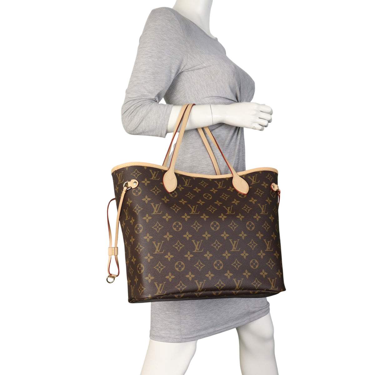Louis Vuitton Neverfull MM Monogram_IMG_1635.jpeg