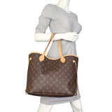 Louis Vuitton Neverfull MM Monogram_IMG_3158.jpeg