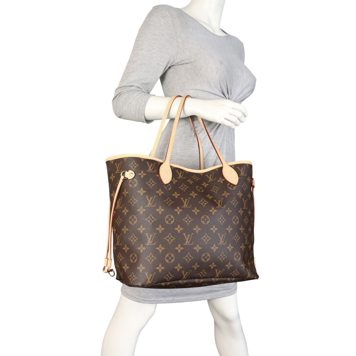 Louis Vuitton Neverfull MM Monogram_IMG_3867.jpeg