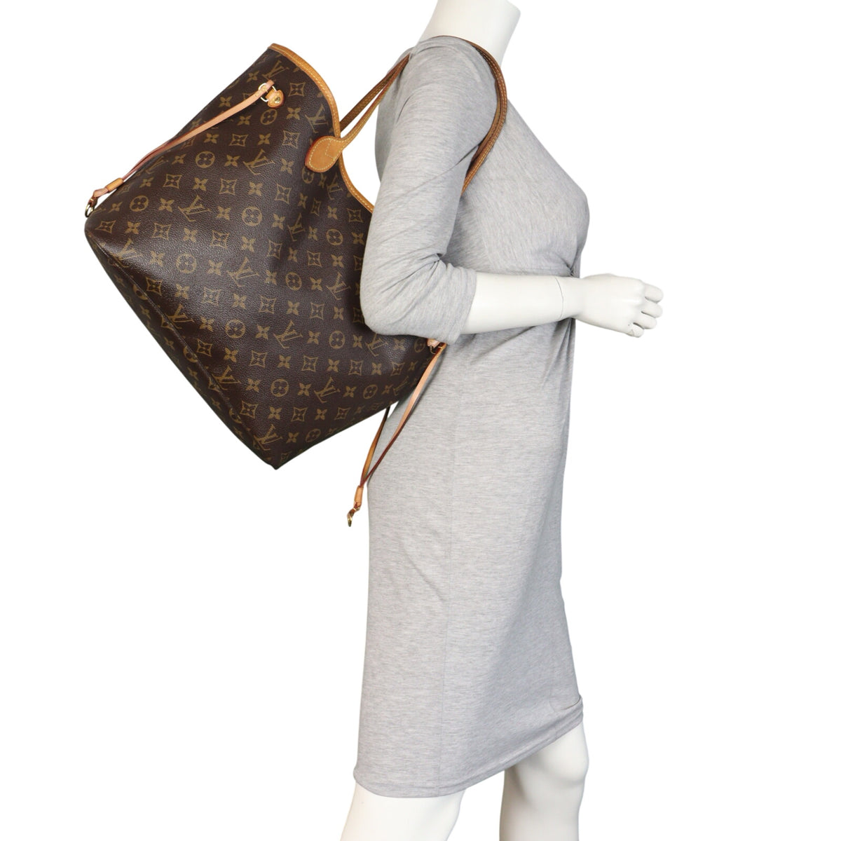Louis Vuitton Neverfull MM Monogram_IMG_3881.jpeg