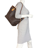Louis Vuitton Neverfull MM Monogram_IMG_6760.jpeg