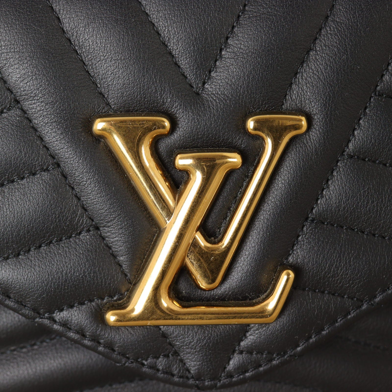 Louis Vuitton New Wave MM Chain Bag_IMG_1265.jpg