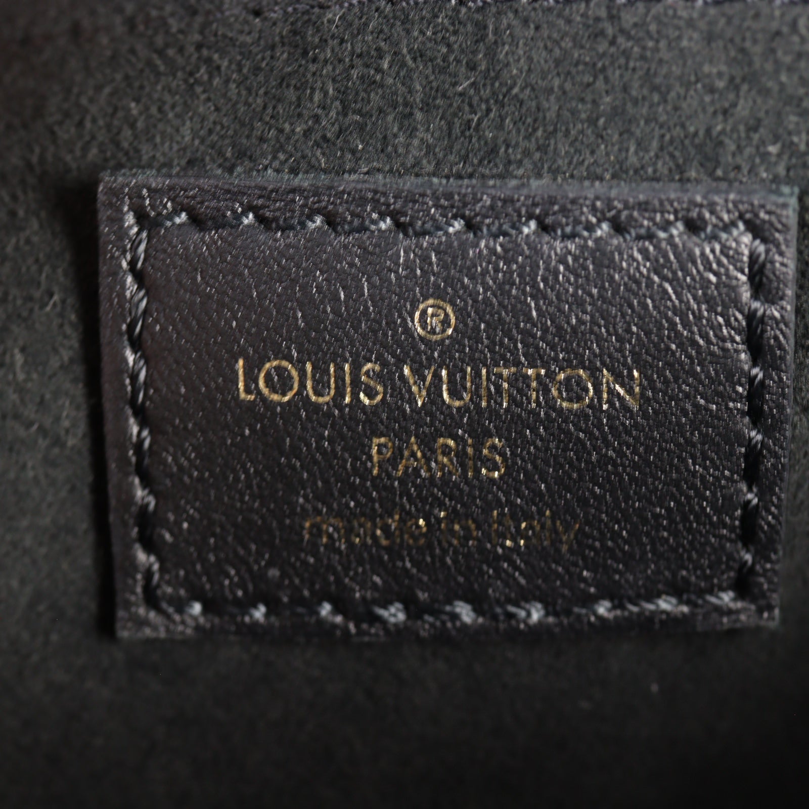 Louis Vuitton New Wave MM Chain Bag_IMG_4628.jpg