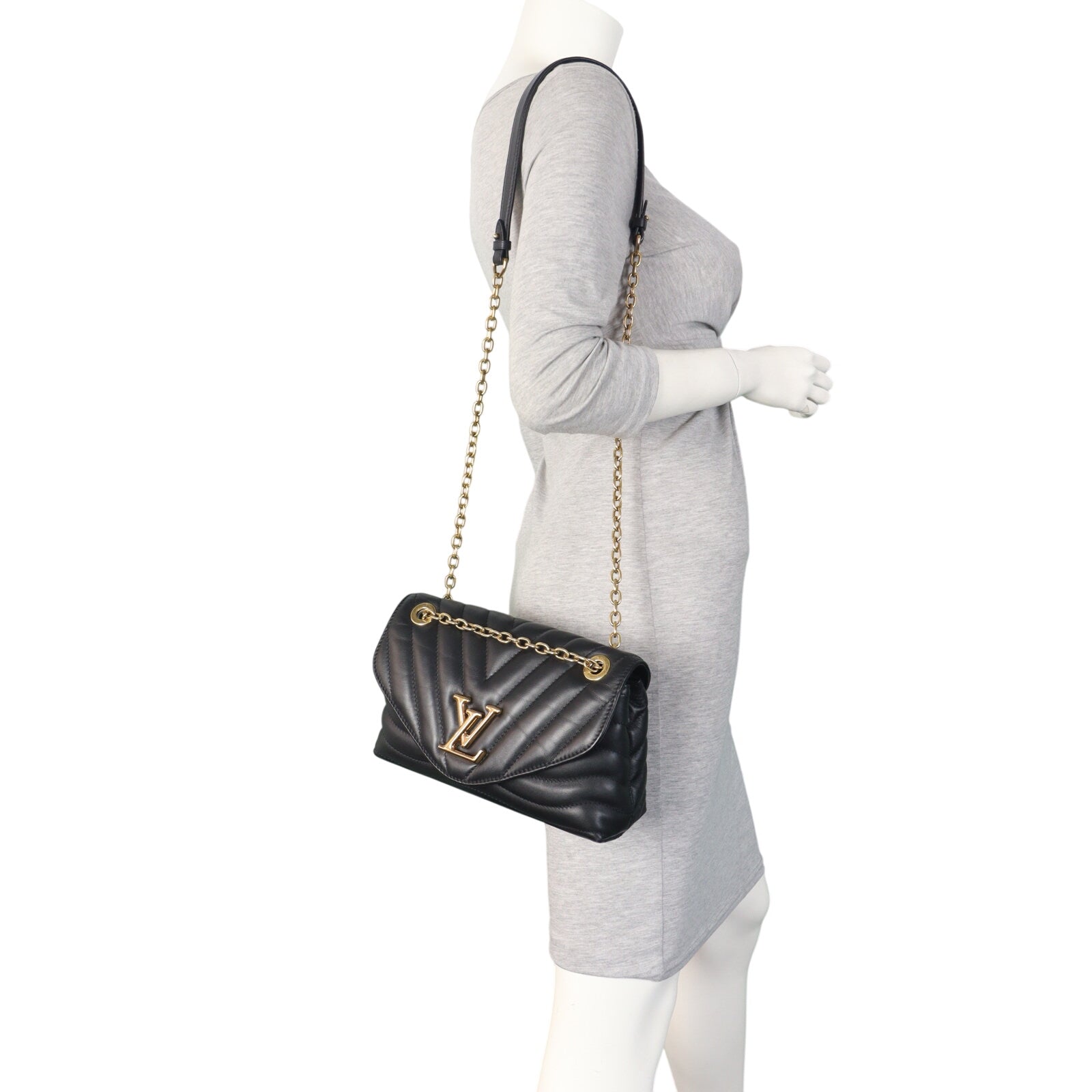 Louis Vuitton New Wave MM Chain Bag_IMG_4653.jpeg