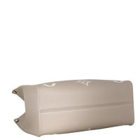 Louis Vuitton OnTheGo MM Monogram Empreinte Giant Bicolour_IMG_5189.jpeg