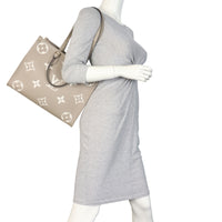 Louis Vuitton OnTheGo MM Monogram Empreinte Giant Bicolour_IMG_5251.jpeg