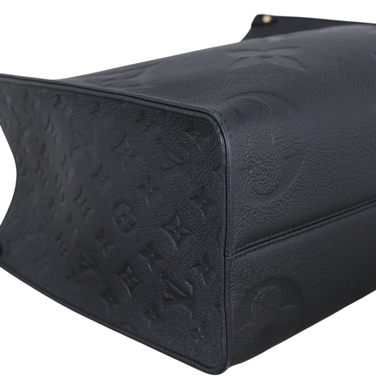 Louis Vuitton OnTheGo MM Monogram Empreinte Giant_IMG_7462.jpeg