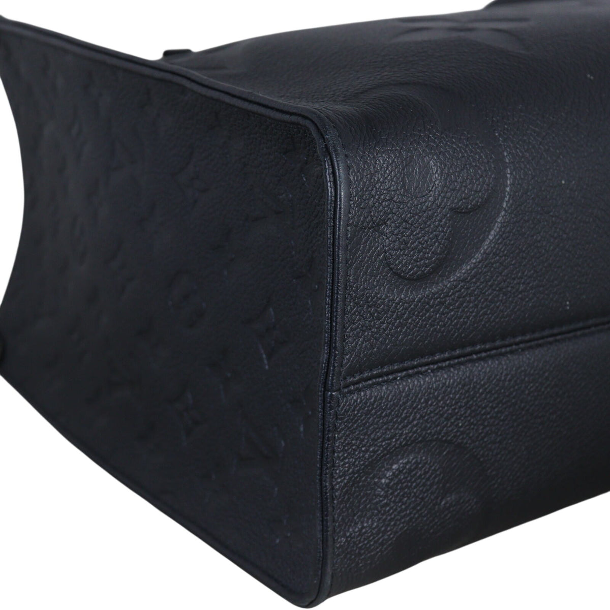 Louis Vuitton OnTheGo MM Monogram Empreinte Giant_IMG_7464.jpeg