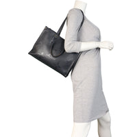 Louis Vuitton OnTheGo MM Monogram Empreinte Giant_IMG_8307.jpeg