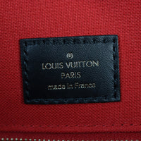 Louis Vuitton OnTheGo MM Monogram Giant Reverse_IMG_9449.jpg