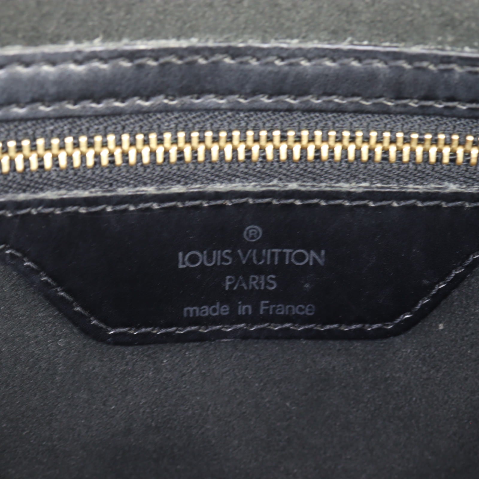 Louis Vuitton Petit Bucket Epi_IMG_1593.jpg