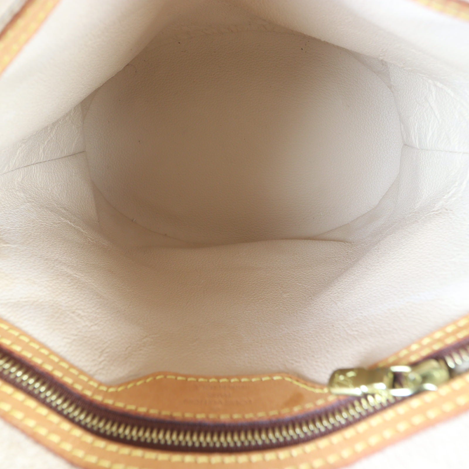 Louis Vuitton Petite Bucket Bag Monogram_IMG_1434.jpg