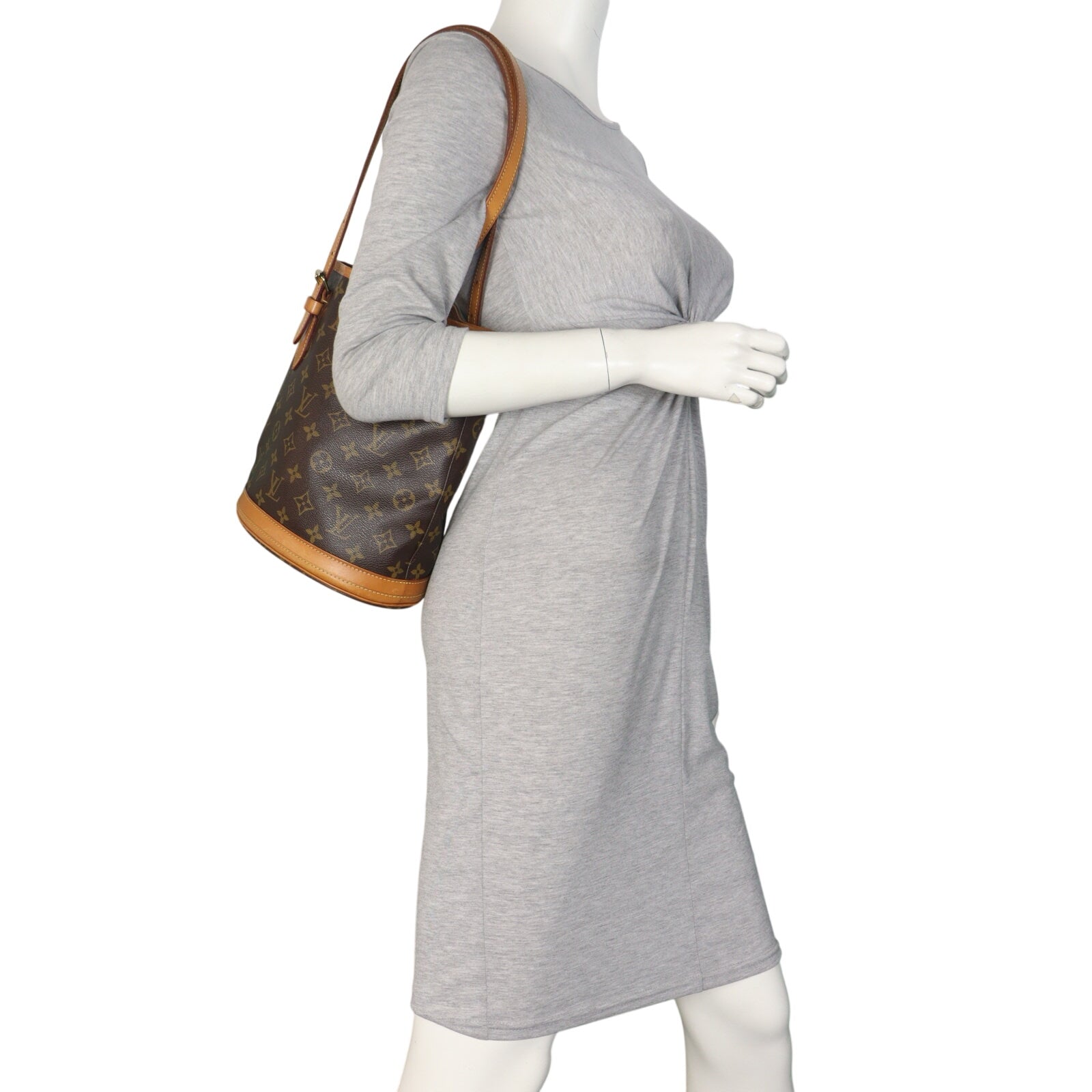 Louis Vuitton Petite Bucket Bag Monogram_IMG_1891.jpeg