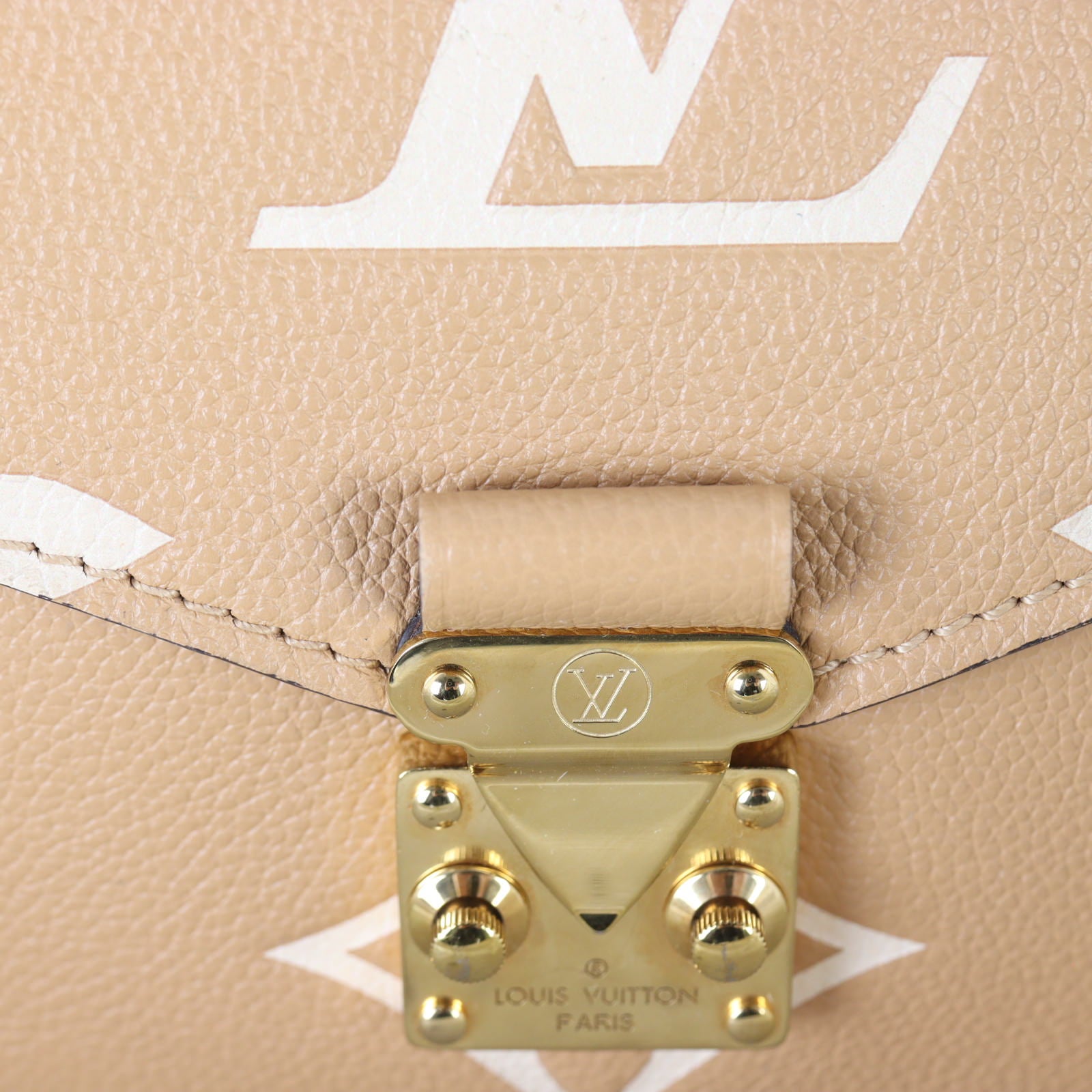 Louis Vuitton Pochette Metis Monogram Empreinte Giant Bicolour_IMG_4951.jpg