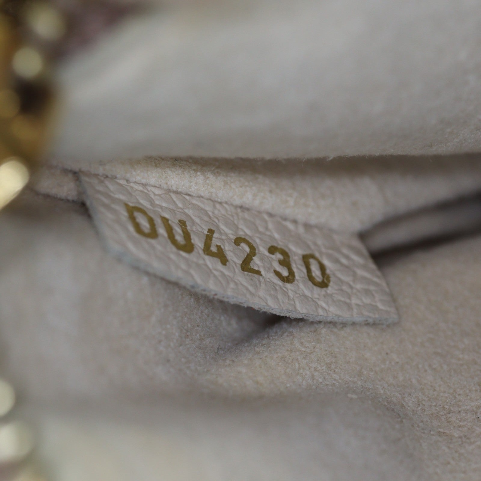 Louis Vuitton Pochette Metis Monogram Empreinte Giant Bicolour_IMG_8713.jpg