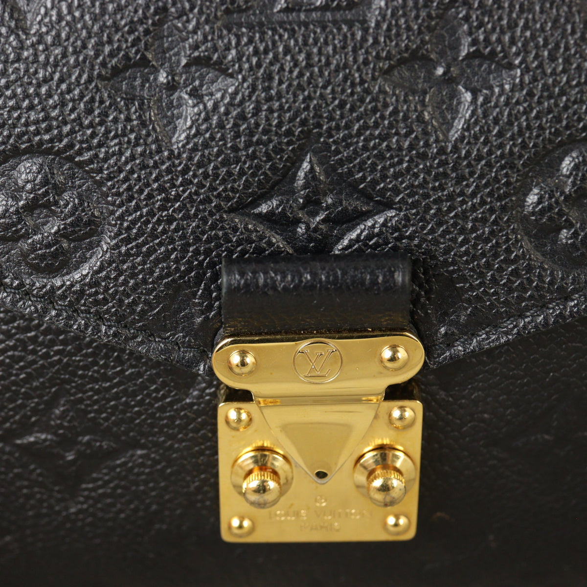 Louis Vuitton Pochette Metis Monogram Empreinte_IMG_8433.jpg