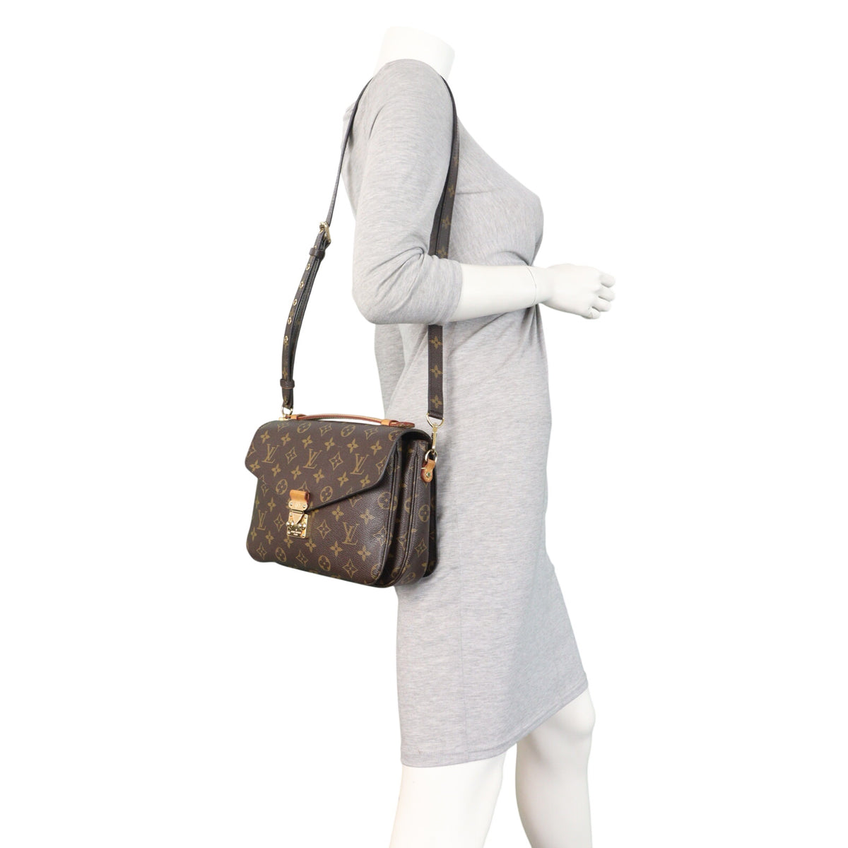 Louis Vuitton Pochette Metis Monogram_IMG_0841.jpeg