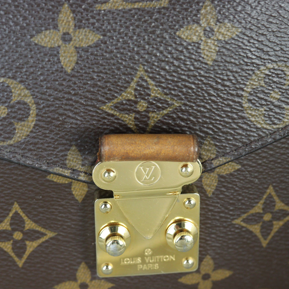Louis Vuitton Pochette Metis Monogram_IMG_7549.jpg