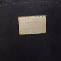 Louis Vuitton Pochette Metis Monogram_IMG_7552.jpg