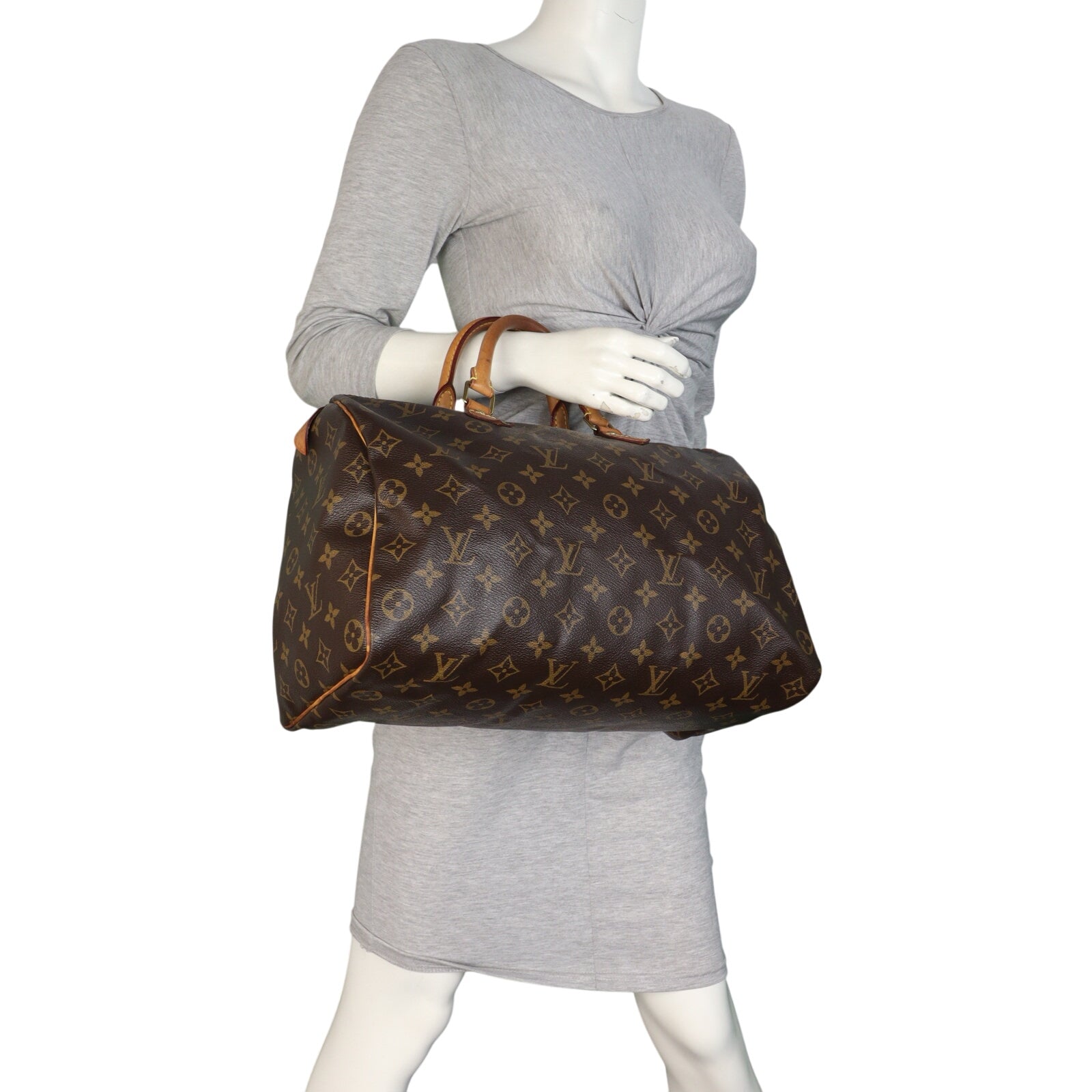 Louis Vuitton Speedy 35 Monogram_IMG_0955.jpeg