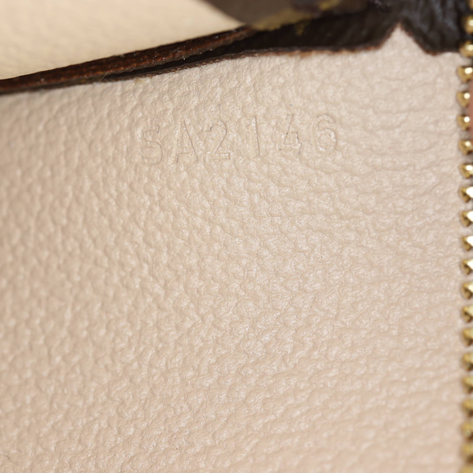 Louis Vuitton Toiletry Pouch 26 Monogram_IMG_4928.jpg