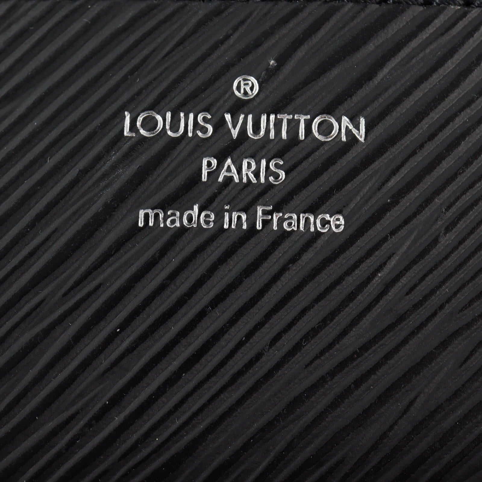Louis Vuitton Twist PM Epi_IMG_4556.jpg