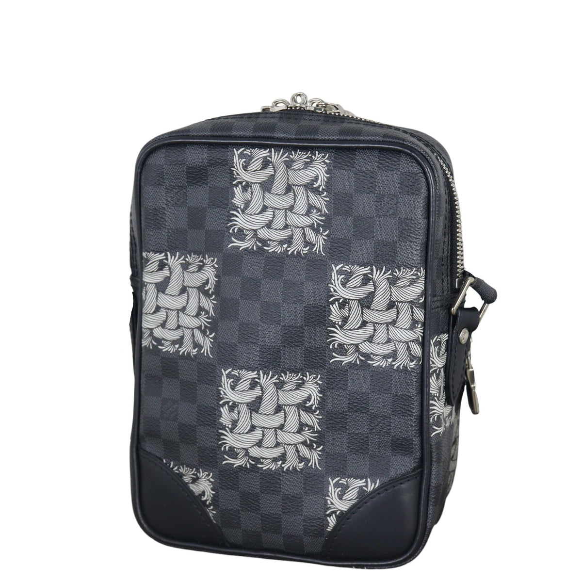 Louis Vuitton x Christopher Nemeth Amazone Bag Damier Graphite_IMG_3631.jpg