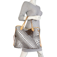 Louis Vuitton x Yayoi Kusama Neverfull MM Monogram Dots_IMG_7665.jpeg