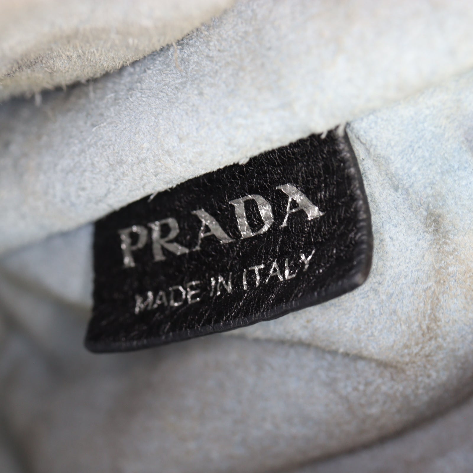 Prada Etiquette Glace Calfskin Messenger Bag (black)_IMG_2585.jpg