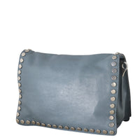Prada Etiquette Glace Calfskin Messenger Bag_IMG_6357.jpeg