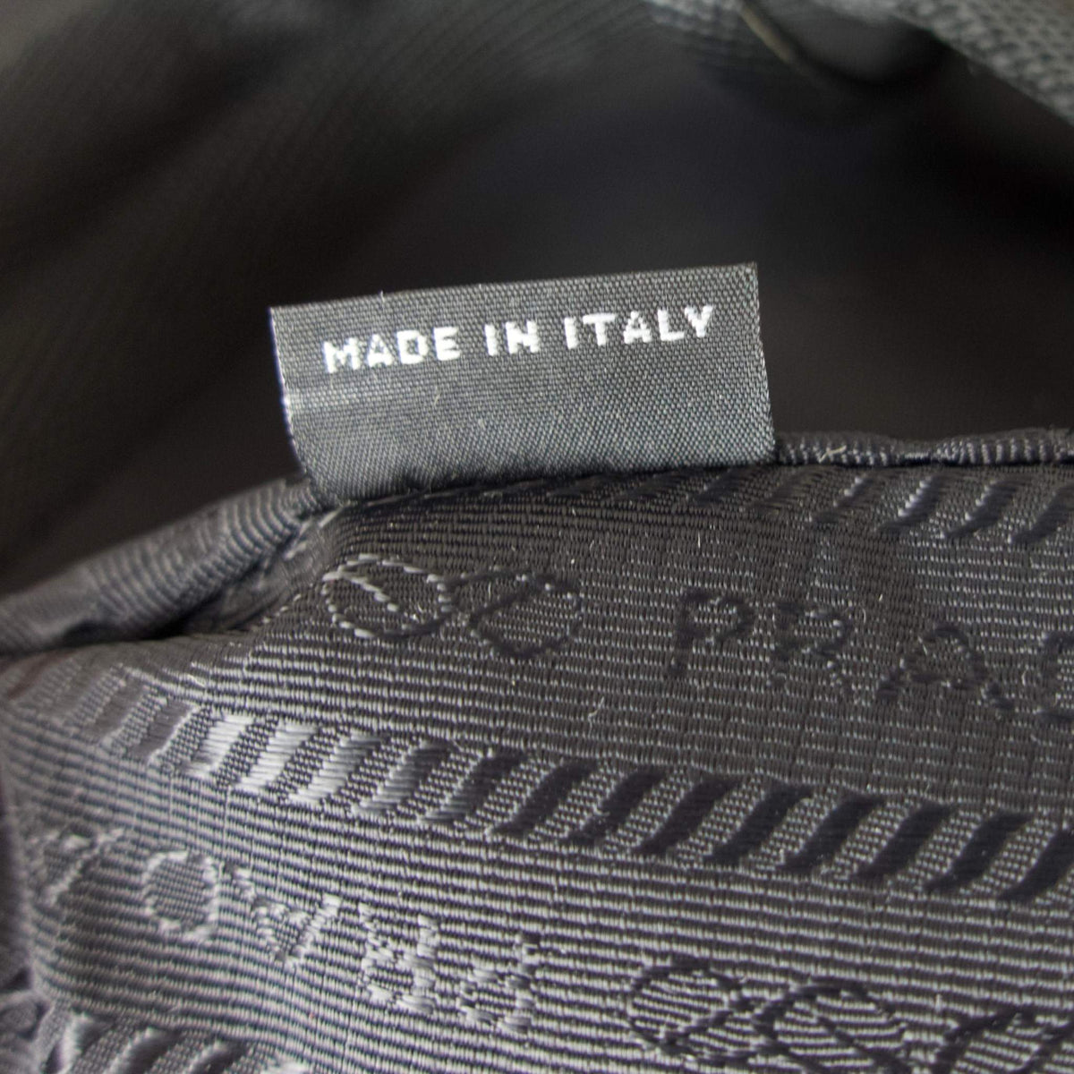 Prada Re-Edition 2005 Tessuto Mini Bag__DSC5361.jpg