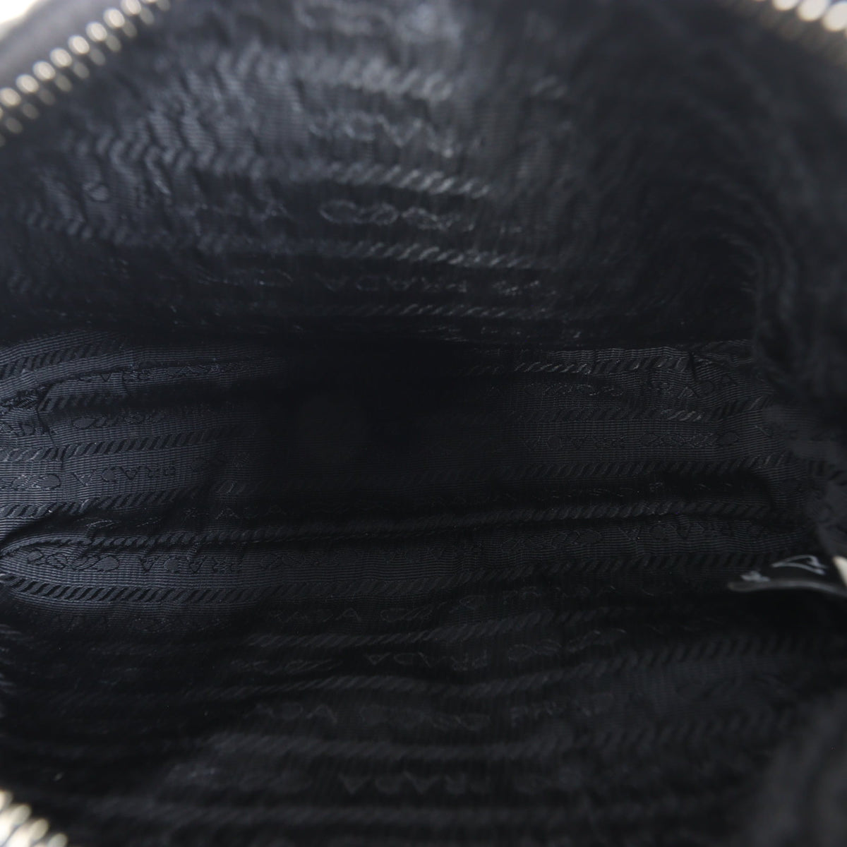 Prada Re-Edition 2005 Tessuto Shoulder Bag_IMG_3732.jpg