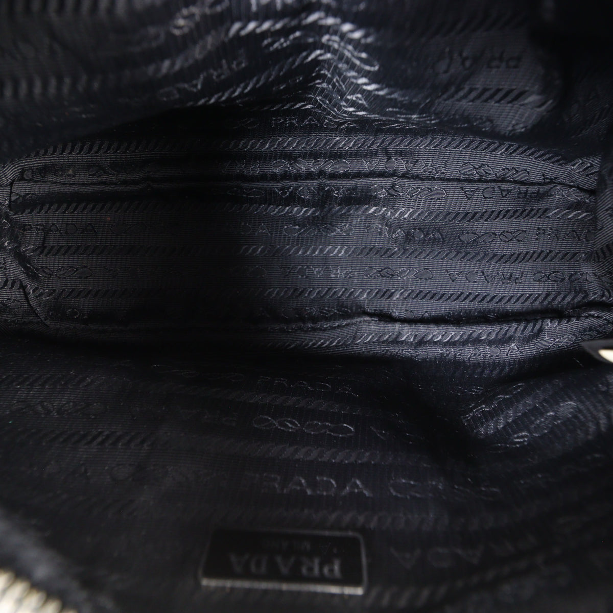 Prada Re-Edition 2005 Tessuto Shoulder Bag_IMG_6052.jpg