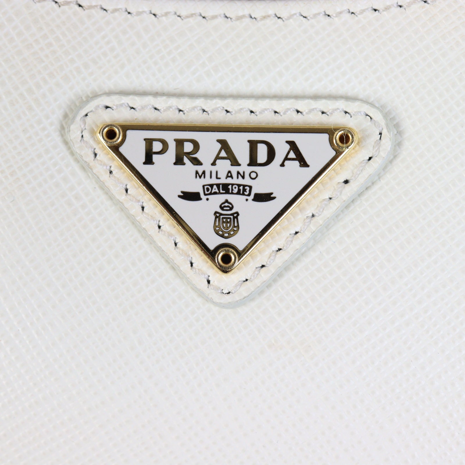 Prada Re-edition 2005 Saffiano Shoulder Bag_IMG_2043.jpg
