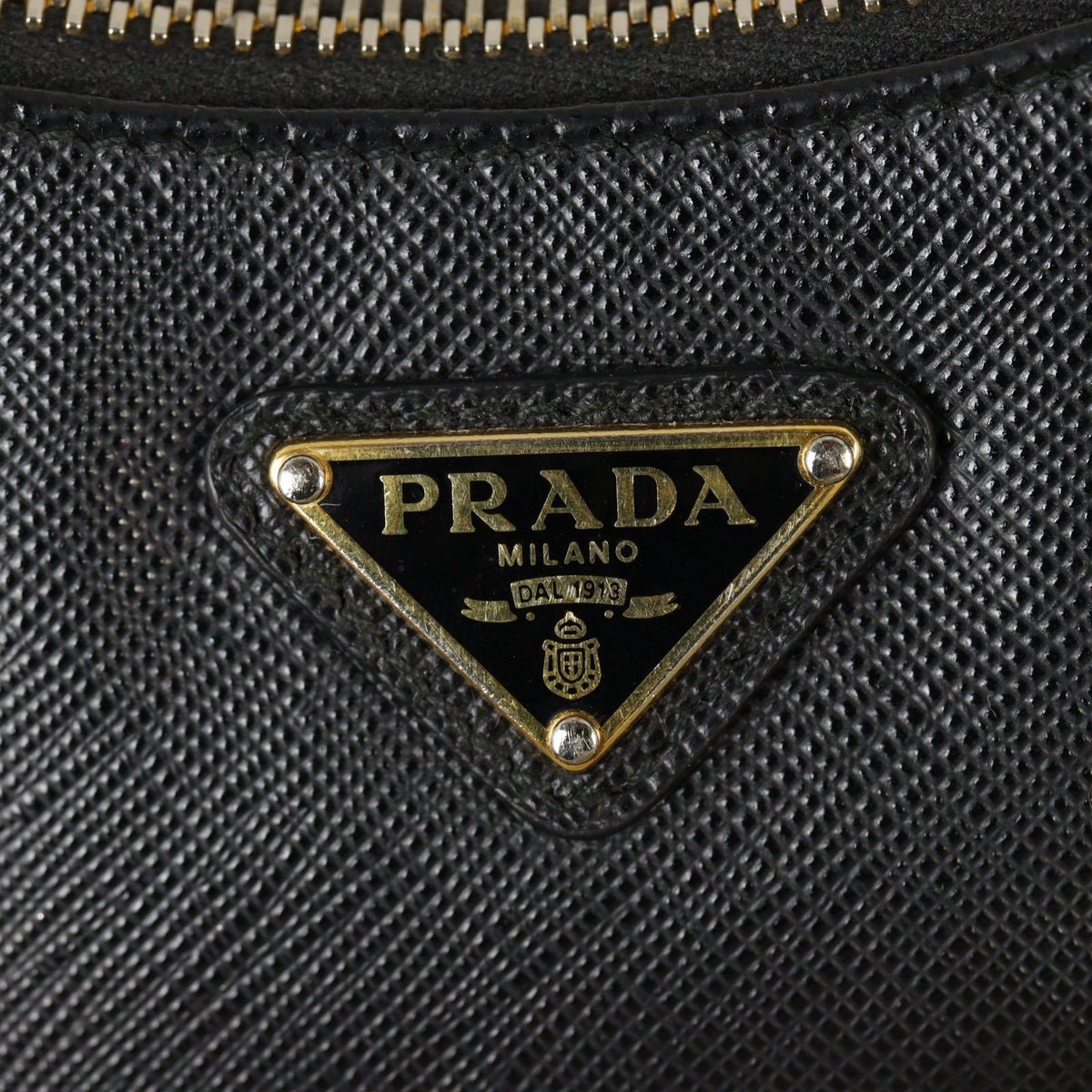 Prada Re-edition 2005 Saffiano Shoulder Bag_IMG_4967.jpg