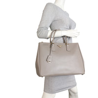 Prada Saffiano Lux Galleria Double Zip Tote Medium (grey)_IMG_4399.jpeg