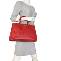 Prada Saffiano Lux Galleria Double Zip Tote Medium_IMG_2706.jpeg