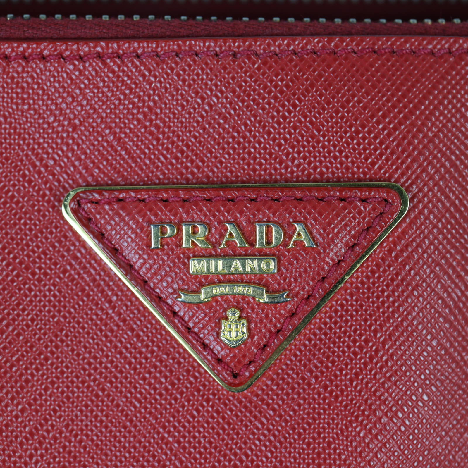 Prada Saffiano Lux Galleria Double Zip Tote Medium_IMG_2729.jpg