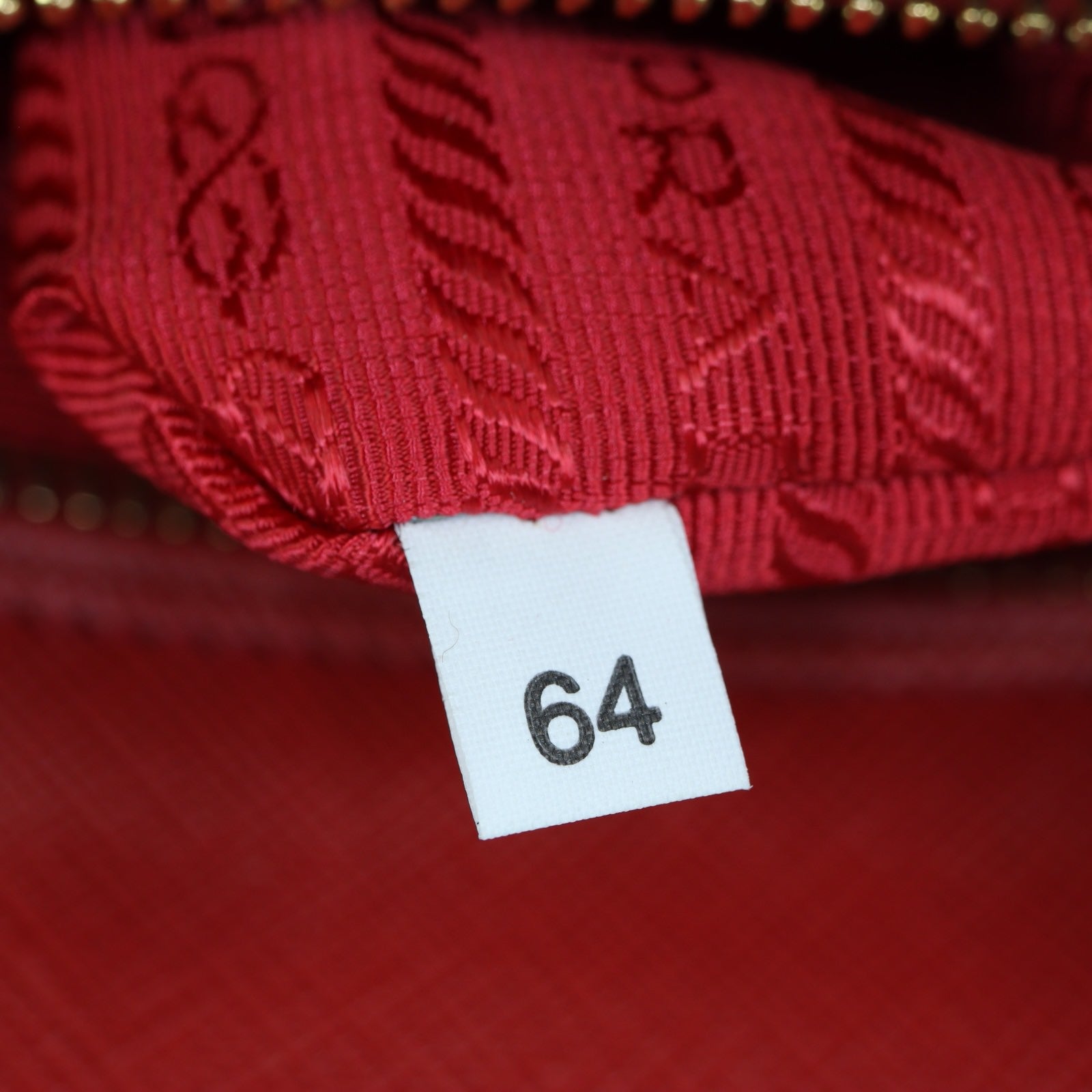 Prada Saffiano Lux Galleria Double Zip Tote Medium_IMG_2732.jpg