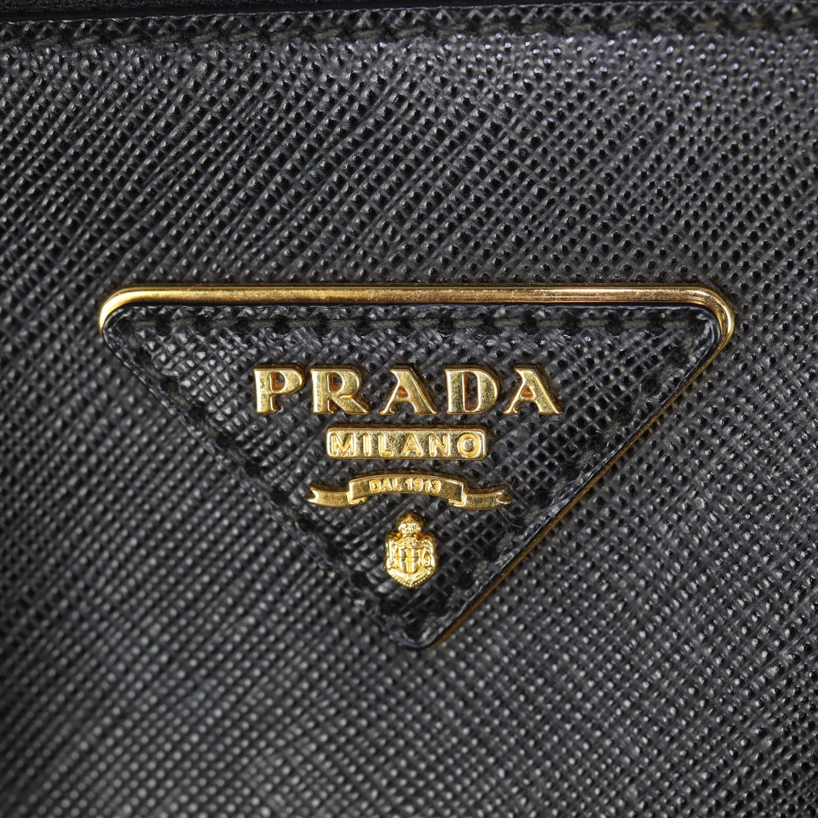 Prada Saffiano Lux Galleria Double Zip Tote Medium_IMG_7410.jpg