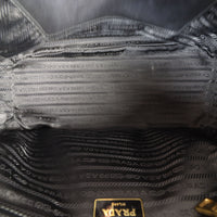 Prada Saffiano Lux Galleria Double Zip Tote Medium_IMG_7413.jpg