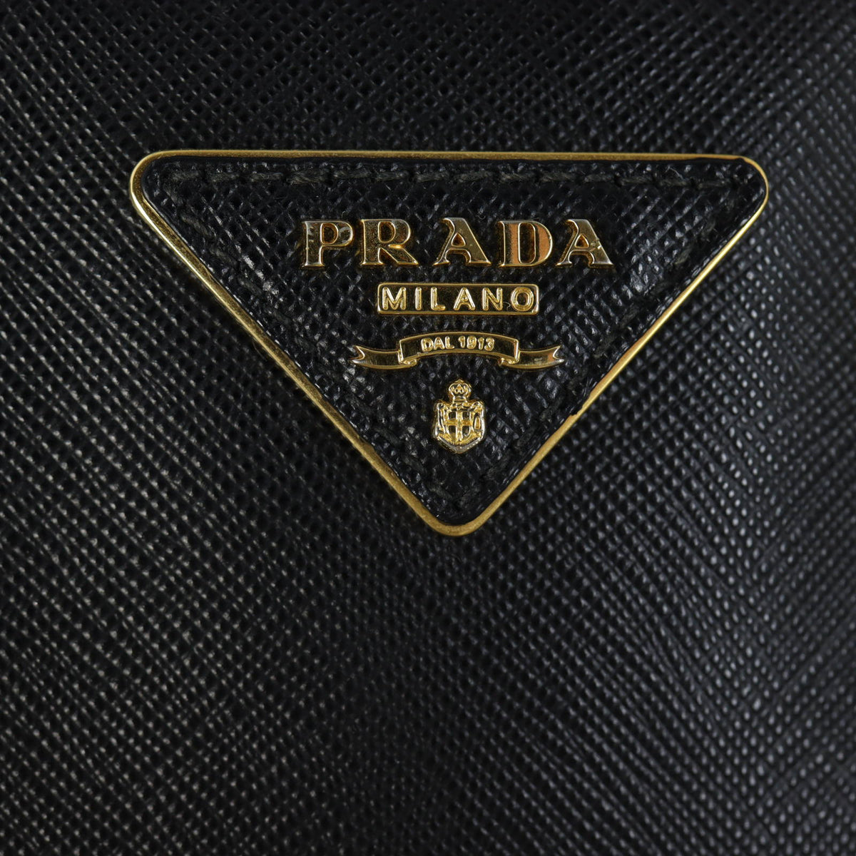 Prada Saffiano Lux Tote Large_IMG_3905.jpg