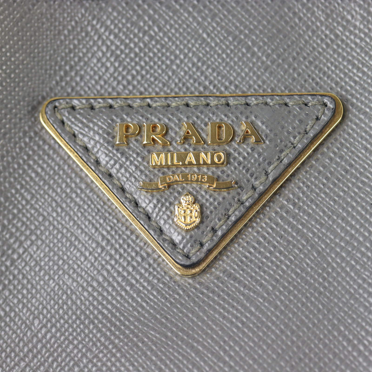 Prada Saffiano Lux Tote Medium_IMG_9788.jpg