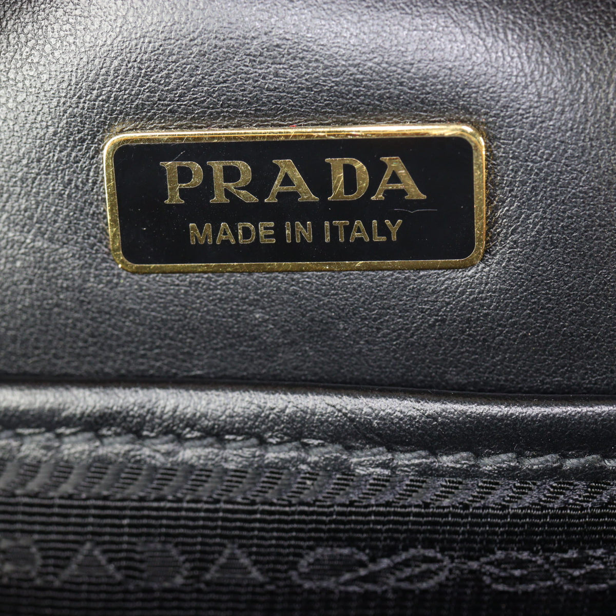 Prada Saffiano Odette Handle Bag_IMG_8494.jpg