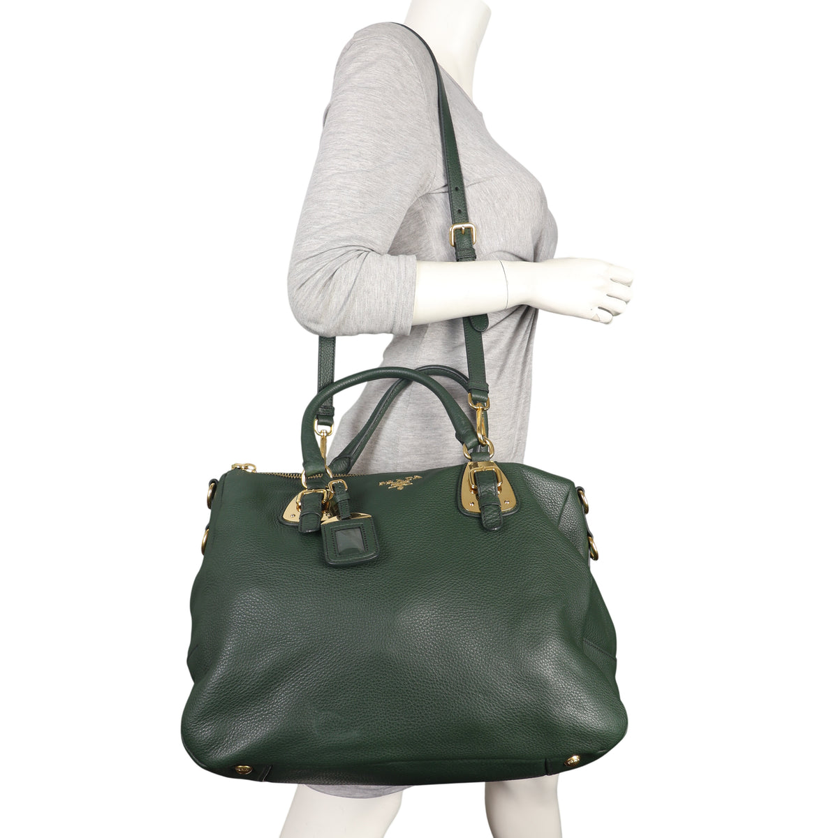 Prada Vitello Daino Tote_IMG_7774.jpeg