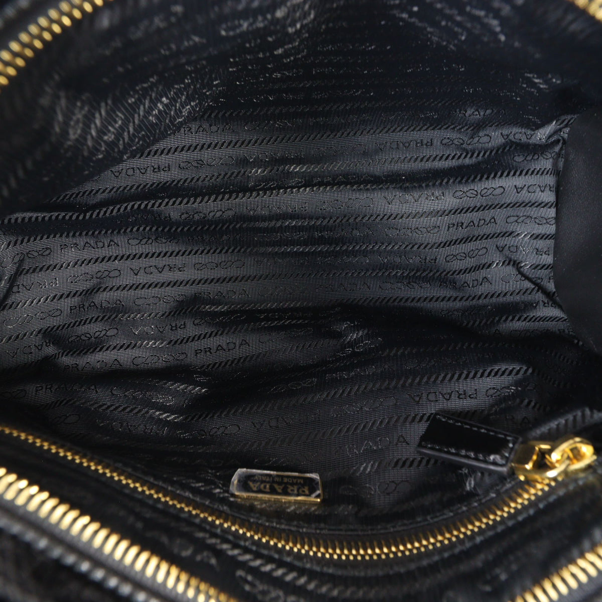 Prada Vitello Shine Bonnie Shoulder Bag Medium_IMG_2659.jpg
